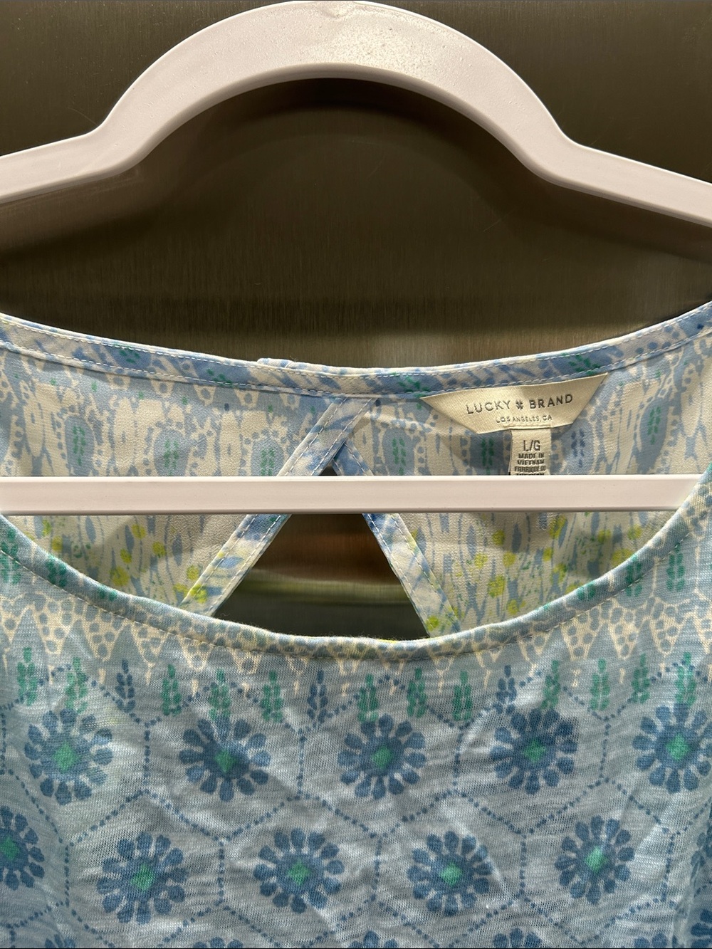 Lucky Brand Blue and Green Printed Flutter Sleeve Top - Picture 5 of 6